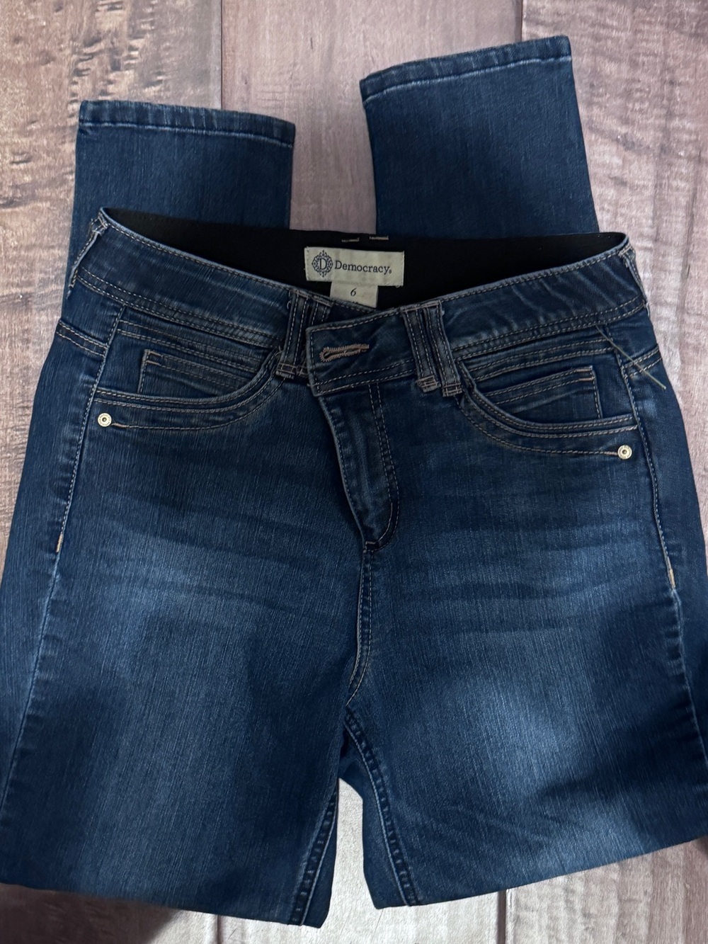 Democracy Women's Light Blue Jeggings with Black Waistband